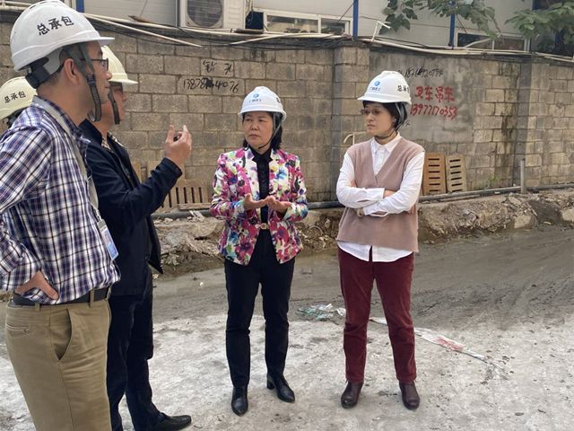 骆春燕在项目查抄领导。商秋劲 摄（建图).jpg